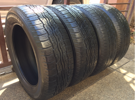 ยาง Bridgestone 235 55 18 กลางปี14 ดอกเต็ม ไม่มีปะ ราคาไม่แพง