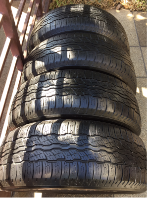 ยาง Bridgestone 235 55 18 กลางปี14 ดอกเต็ม ไม่มีปะ ราคาไม่แพง ยาง Bridgestone 235 55 18 กลางปี14 ดอกเต็ม ไม่มีปะ ราคาไม่แพง