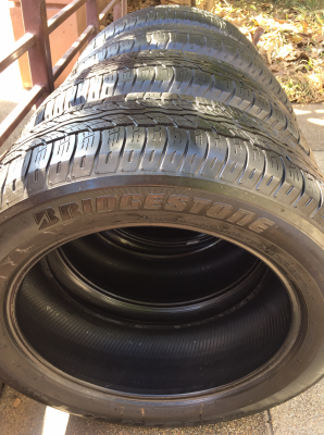 ยาง Bridgestone 235 55 18 กลางปี14 ดอกเต็ม ไม่มีปะ ราคาไม่แพง ยาง Bridgestone 235 55 18 กลางปี14 ดอกเต็ม ไม่มีปะ ราคาไม่แพง