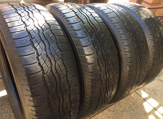 ยาง Bridgestone 235 55 18 กลางปี14 ดอกเต็ม ไม่มีปะ ราคาไม่แพง ยาง Bridgestone 235 55 18 กลางปี14 ดอกเต็ม ไม่มีปะ ราคาไม่แพง