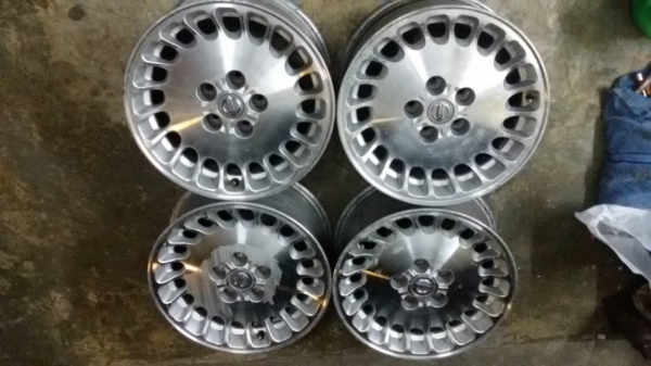 นิสสันA33 ขอบ16 ชุด2200บ. ไม่คตดุ้งซ่อม ลอยมีตามการใช้งาน>>  สนใจเด้งมาเลยคับ 0879050181-0995357594 หายุรีบ!!