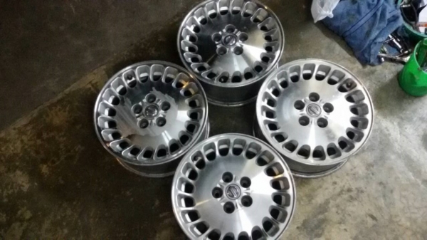 นิสสันA33 ขอบ16 ชุด2200บ. ไม่คตดุ้งซ่อม ลอยมีตามการใช้งาน>>  สนใจเด้งมาเลยคับ 0879050181-0995357594 หายุรีบ!!