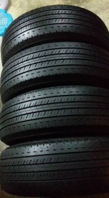 ไม่ปะไม่บวม บริสโตน205/70/15ปี4114 มี1ชุด 3200บ.  หาใช้เด้งมา!!โทร 0879050181-0995357594 หายุรีบคับ!!