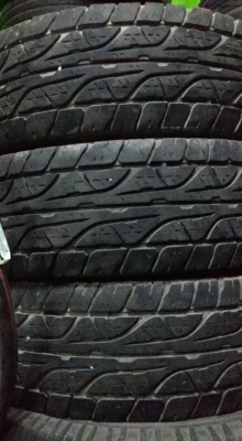 ยางดันรอป 31&times;10.5ปี13 ยางเศษมี 3เส้นๆละ 900บ.หาใช้เด้งมา!!โทร 0879050181-0995357594 หายุรีบคับ