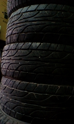 ยางดันรอป 31&times;10.5ปี13 ยางเศษมี 3เส้นๆละ 900บ.หาใช้เด้งมา!!โทร 0879050181-0995357594 หายุรีบคับ