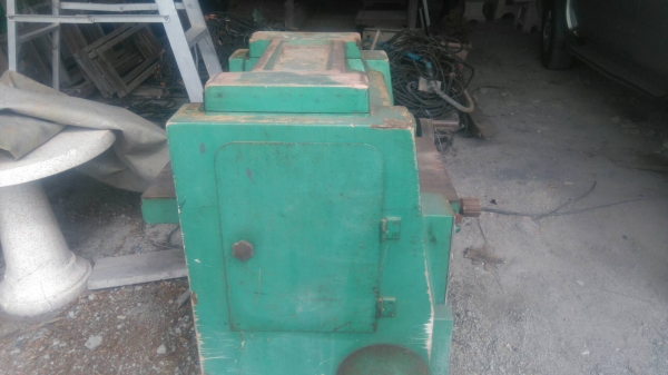 ขายเหมา เครืองทำอิฐบล๊อด  และ เครืองใสไม้ เครืองทำวงกบ ขายเลิกกิจการ คับ