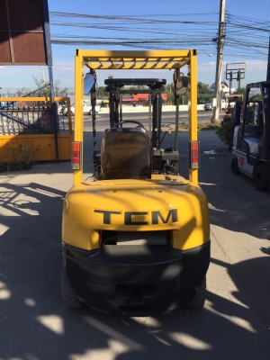 TCM FD25Z5 เครื่องดีเซล เกียร์ธรรมดา เสาสูง3เมตร สนใจติดต่อ 083-062-0223(ปอน)