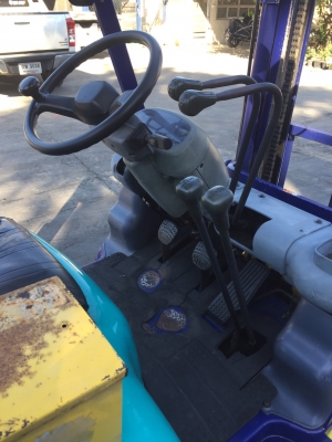 KOMATSU FD20-14 ดีเซล เกียร์ธรรมดา เสาสูง3เมตร สนใจติดต่อ083-062-0223(ปอน)