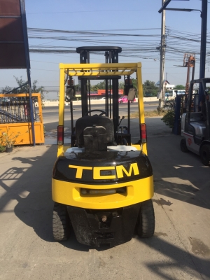 TCM FD25Z3 เครื่องดีเซล เกียร์ธรรมดา เสาสูง4เมตร งาเท สนใจติดต่อ083-062-0223(ปอน)