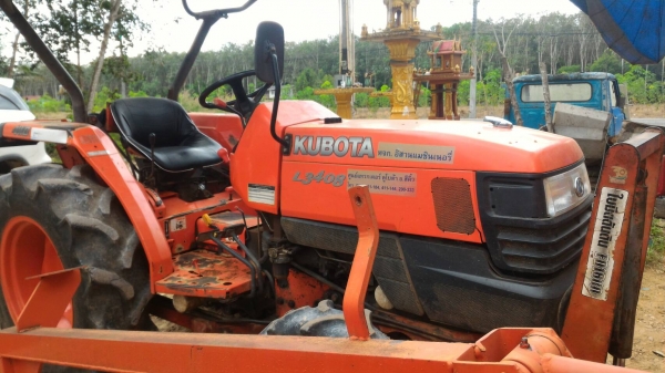 ขายรถไถ KUBOTA L3408 แถมดันหน้า และผน6 ราคา 200,000 บาท อ.แกลง จ.ระยอง มีบริการขนส่งทั่วไทย DC Tractor Rayong 0818618678,0899347475 https://www.facebook.com/DC-Tractor-Rayong-3071545327…/shop… id line=081-8618678 id line=089-9347475 ขายรถไถ KUBOTA L3408 แถมดันหน้า และผน6 ราคา 200,000 บาท อ.แกลง จ.ระยอง มีบริการขนส่งทั่วไทย DC Tractor Rayong 0818618678,0899347475 https://www.facebook.com/DC-Tractor-Rayong-3071545327…/shop… id line=081-8618678 id line=089-9347475