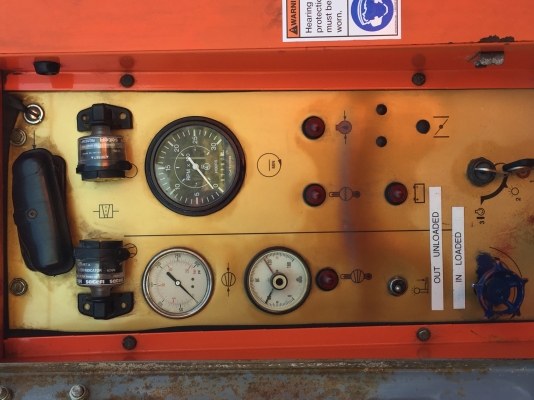 ขายปั๊มลมนำเข้าอังกฤษ ของCOMPAIR 1000-125S สกรู