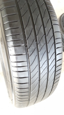 ขายยาง205/65/16 ปี 1815 MICHERLIN 3ST 4 เส้น ขายยาง205/65/16 ปี 1815 MICHERLIN 3ST 4 เส้น