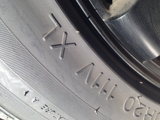 ขายสองพัน สนใจโทร 0818537437. Line id= pontana191ขายยาง winrun. 265/50/20. ยางปี 14. สัปดาห์ 36/14. สภาพดีไม่มีปะ ขายเส้นละพันสี่เส้นสามพันห้า. สนใจโทร 0818537437. Line i