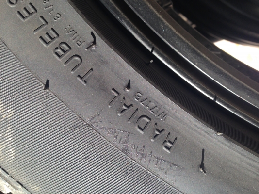 ขายสองพัน สนใจโทร 0818537437. Line id= pontana191ขายยาง winrun. 265/50/20. ยางปี 14. สัปดาห์ 36/14. สภาพดีไม่มีปะ ขายเส้นละพันสี่เส้นสามพันห้า. สนใจโทร 0818537437. Line i