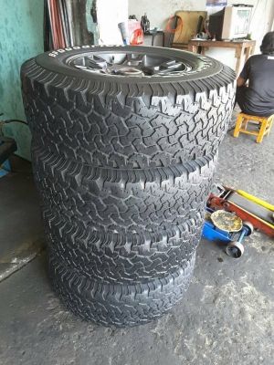 ล้อ TRD + BF All USA. 265/75/16 ปี12 สวยๆ 1ชุด ล้อ TRD + BF All USA. 265/75/16 ปี12 สวยๆ 1ชุด