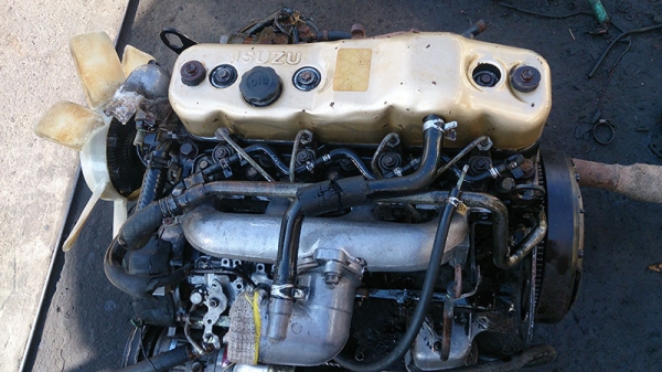 ขายเครื่องยนต์ isuzuมังกรทองพร้อมเลข 26550 บาท