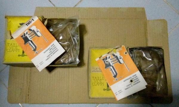 ปากกาตั้งโต๊ะ (เหลือ 1ตัว) ปากกาตั้งโต๊ะ (เหลือ 1ตัว)