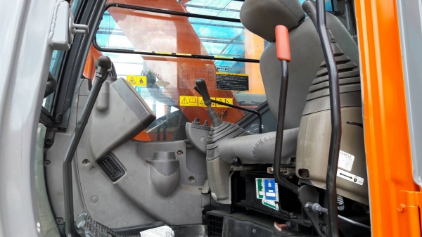 ขายรถขุด ZX 75 USA เก่านอกแท้มีลายแอร์เอกสารอินวอยไฟฟ้าครบมีพาญหน้ารถยังไม่ใช้ในไทยสภาพเต็มร้านละอองดาวแทรคเตอร์นครชัยศรี ขายรถขุด ZX 75 USA เก่านอกแท้มีลายแอร์เอกสารอินวอยไฟฟ้าครบมีพาญหน้ารถยังไม่ใช้ในไทยสภาพเต็มร้านละอองดาวแทรคเตอร์นครชัยศรี