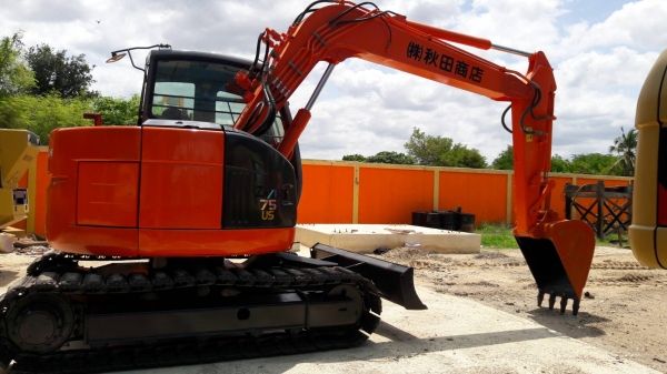 ขายรถขุด ZX 75 USA เก่านอกแท้มีลายแอร์เอกสารอินวอยไฟฟ้าครบมีพาญหน้ารถยังไม่ใช้ในไทยสภาพเต็มร้านละอองดาวแทรคเตอร์นครชัยศรี ขายรถขุด ZX 75 USA เก่านอกแท้มีลายแอร์เอกสารอินวอยไฟฟ้าครบมีพาญหน้ารถยังไม่ใช้ในไทยสภาพเต็มร้านละอองดาวแทรคเตอร์นครชัยศรี