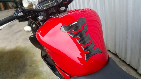 CB300f 2014 สีแดงสด รถบ้านใช้งานน้อย แต่งพอสวยงาม ต่อรองได้ครับ