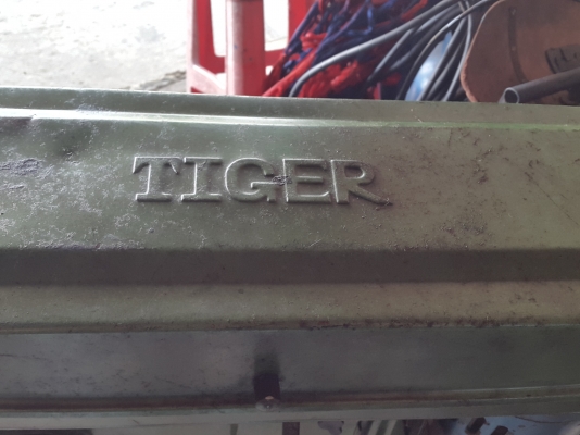 สว่านแท่น Tiger 16 mm. รุ่นเก่า สภาพสวยๆ พร้อมใช้งาน ไฟบ้าน 6,000