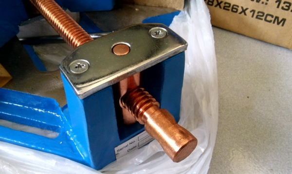 ปากกาจับเหล็กเข้ามุมฉาก ปากกาจับเหล็กเข้ามุมฉาก