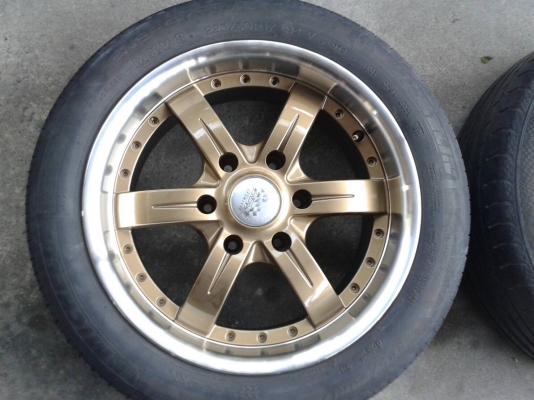 ขอบ17นิ้ว6รู พร้อมยาง ชุดนี้ ราคา 7600 บาท