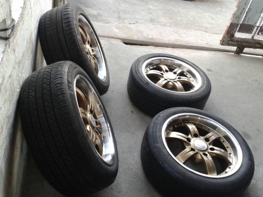 ขอบ17นิ้ว6รู พร้อมยาง ชุดนี้ ราคา 7600 บาท