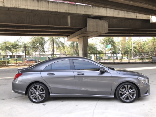2016 benz cla200 สีเทา ออกปี16แท้ สภาพนางฟ้า บวกนางสาวไทย