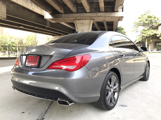 2016 benz cla200 สีเทา ออกปี16แท้ สภาพนางฟ้า บวกนางสาวไทย