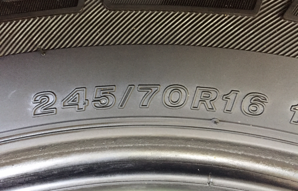 ยาง Bridgestone 245 70 16 ปี16 ดอกเต็ม เนื้อนิ่มๆ ไม่มีปะ ราคาไม่แพง มีมา5ชุดครับ ยาง Bridgestone 245 70 16 ปี16 ดอกเต็ม เนื้อนิ่มๆ ไม่มีปะ ราคาไม่แพง มีมา5ชุดครับ