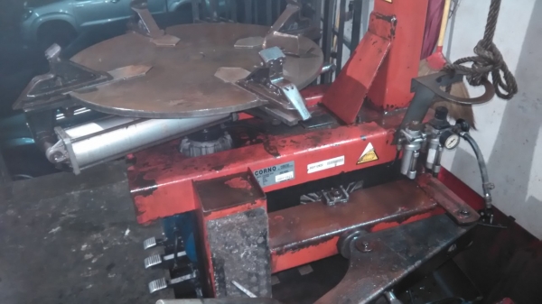 **ขายถูกๆ เครื่องถอดยางมือสองจากญี่ปุ่น**  ทดสอบเรียบร้อย ทุกระบบทำงานได้ดีมากๆ พร้อมใช้งานครับ