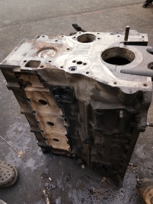 เสื้อสูบอิซุสุ4BD1 เทอร์โบสวยๆรับประกัน