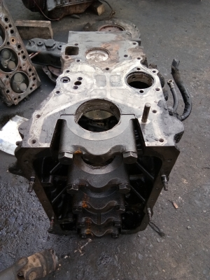 เสื้อสูบอิซุสุ4BD1 เทอร์โบสวยๆรับประกัน