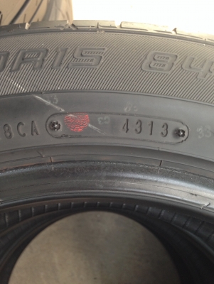 Dunlop enasave 185 60 r15 ปลายปี13 T.061-9030026