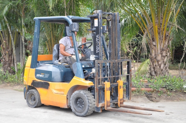 ขายFORKLIFT TOTOTA รุ่น7FG25(2.5ตัน) สวยเดิมจากญี่ปุ่น ยังไม่เคยใช้ในไทย 185,000เท่านั้น!!