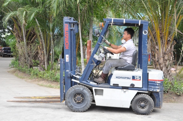 ลดกระหน่ำ!!ขายFORKLIFT KOMATSU FG15-15(1.5ตัน) สวยเดิมจากญี่ปุ่น ยังไม่เคยใช้ในไทย 125,000เท่านั้น!!