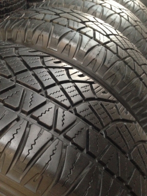 Michelin LATITUDE 225 70 r15 ปี13 ส่งได้ทุกจังหวัดครับ Michelin LATITUDE 225 70 r15 ปี13 ส่งได้ทุกจังหวัดครับ