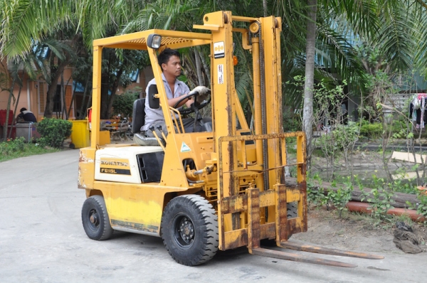 ลดกระหน่ำ!!ขายFORKLIFT KOMATSU FG15-12(1.5ตัน) สวยเดิมจากญี่ปุ่น ยังไม่เคยใช้ในไทย 95,000เท่านั้น!!