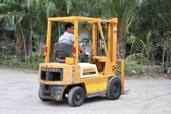 ลดกระหน่ำ!!ขายFORKLIFT KOMATSU FG15-12(1.5ตัน) สวยเดิมจากญี่ปุ่น ยังไม่เคยใช้ในไทย 95,000เท่านั้น!!