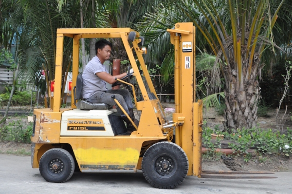 ลดกระหน่ำ!!ขายFORKLIFT KOMATSU FG15-12(1.5ตัน) สวยเดิมจากญี่ปุ่น ยังไม่เคยใช้ในไทย 95,000เท่านั้น!!