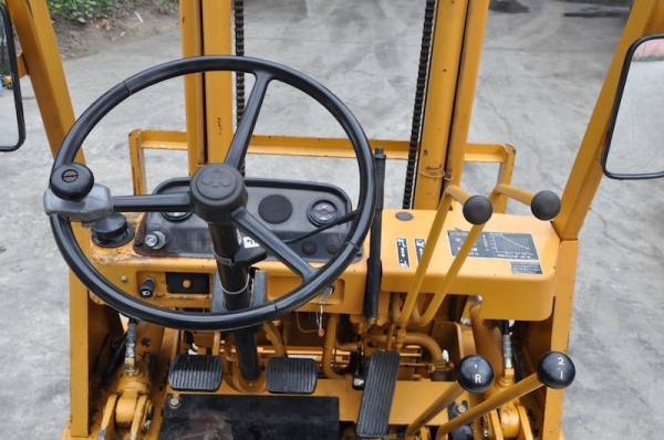 ลดกระหน่ำ!!ขายFORKLIFT KOMATSU FG15-12(1.5ตัน) สวยเดิมจากญี่ปุ่น ยังไม่เคยใช้ในไทย 95,000เท่านั้น!!