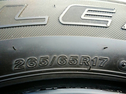 ขายยาง บริดสโตน 265/65R17 ยางสัปดาห์ที่13 ปี16 ดอกยางเต็มหนาสดเท่ากันไม่ร้าวไม่แตกลายไม่กินข้างไม่มีปะ เอาไปใช้กันยาวๆ จำนวน 1 ชุด ขายยาง บริดสโตน 265/65R17 ยางสัปดาห์ที่13 ปี16 ดอกยางเต็มหนาสดเท่ากันไม่ร้าวไม่แตกลายไม่กินข้างไม่มีปะ เอาไปใช้กันยาวๆ จำนวน 1 ชุด