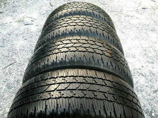 ขายยาง บริดสโตน 265/65R17 ยางสัปดาห์ที่13 ปี16 ดอกยางเต็มหนาสดเท่ากันไม่ร้าวไม่แตกลายไม่กินข้างไม่มีปะ เอาไปใช้กันยาวๆ จำนวน 1 ชุด ขายยาง บริดสโตน 265/65R17 ยางสัปดาห์ที่13 ปี16 ดอกยางเต็มหนาสดเท่ากันไม่ร้าวไม่แตกลายไม่กินข้างไม่มีปะ เอาไปใช้กันยาวๆ จำนวน 1 ชุด