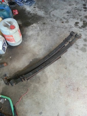 ขายแหนบรถกระบะNISSAN  มี 2  อัน ราคา  3000 บาท โทร 0920976322
