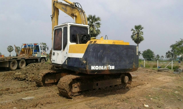 ขายรถแบคโฮ KOMATSU PC120-5 ระบบไฟเต็ม คอลโทรลสั้น เอกสารเล่ม แอร์พร้อม ราคา 550000 ขายรถแบคโฮ KOMATSU PC120-5 ระบบไฟเต็ม คอลโทรลสั้น เอกสารเล่ม แอร์พร้อม ราคา 550000