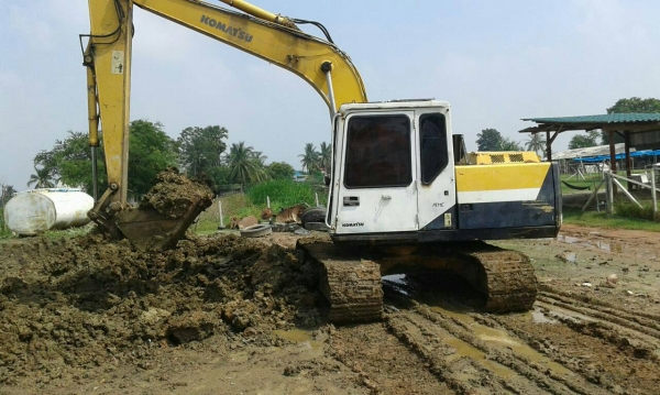 ขายรถแบคโฮ KOMATSU PC120-5 ระบบไฟเต็ม คอลโทรลสั้น เอกสารเล่ม แอร์พร้อม ราคา 550000