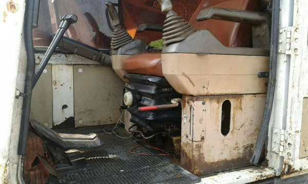 ขายรถแบคโฮ KOMATSU PC120-5 ระบบไฟเต็ม คอลโทรลสั้น เอกสารเล่ม แอร์พร้อม ราคา 550000