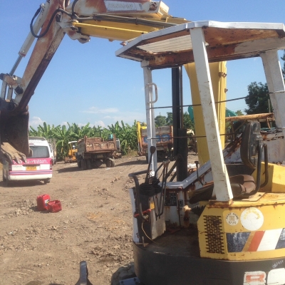 รถแม็คโคร yanmar b30 รถแม็คโคร yanmar b30