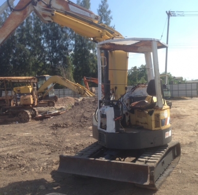 รถแม็คโคร yanmar b30 รถแม็คโคร yanmar b30